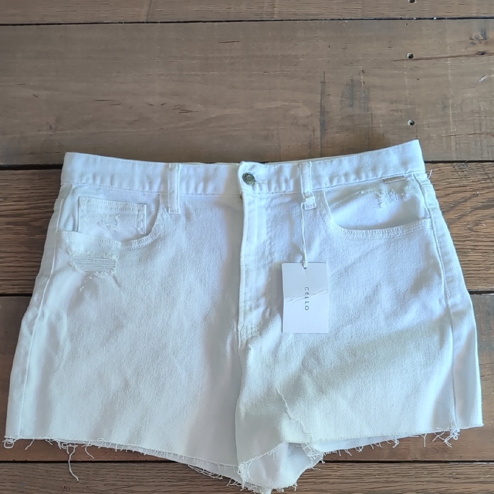 NWT Cello High Rise White Shorts